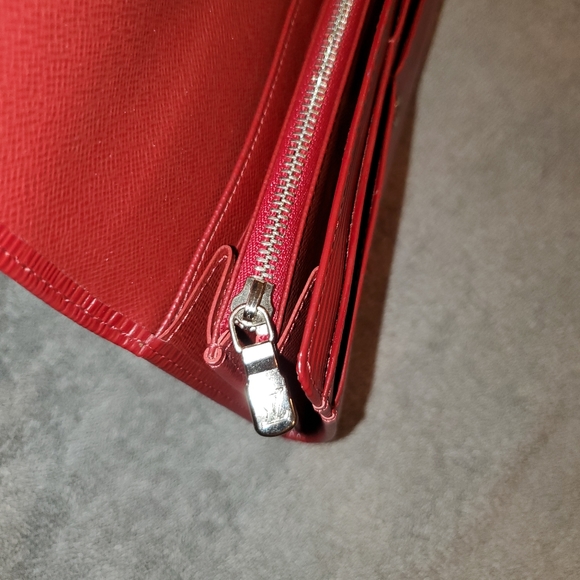 LOUIS VUITTON WALLET - Picture 4 of 14